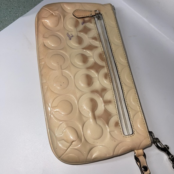 Coach Embossed Cream Patent Leather Clutch Wristlet Organizer Purse Y2K Vintage - Picture 4 of 6